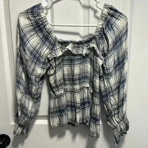 PLAID PUFFY SLEEVE TAN AND BLUE SLIGHTLY CROPPED TOP